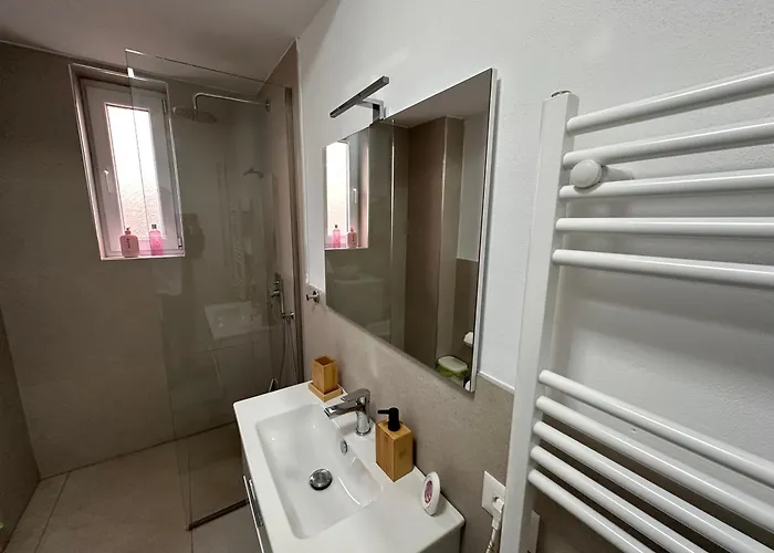 Cosy Staycation شقة تيرانا